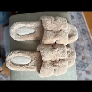 Women's Tan Furry Slippers